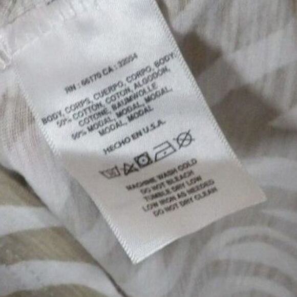 NWT Anthropologie T.La Lars Classic V-Neck Animal Print Small Lightweight Tshirt - Picture 6 of 10